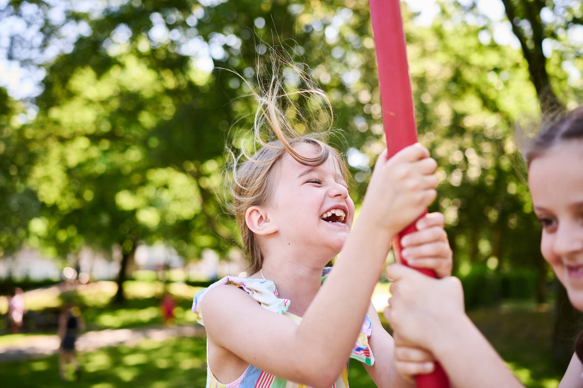 Kinderen plezier op speelplein
